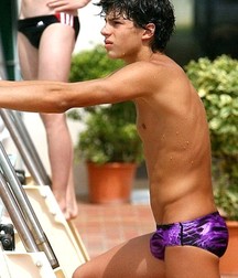 shirtless boys 5bf30e4f0cec0.jpg