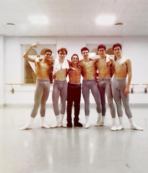 shirtless boys 5bf44f019a556.jpg