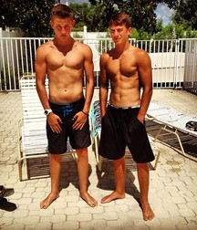 shirtless boys 5bf44f09c789e.jpg