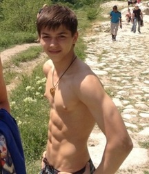 shirtless boys 5bf44f60dee3e.jpg