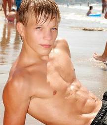 shirtless boys 5bf44f8956eb3.jpg