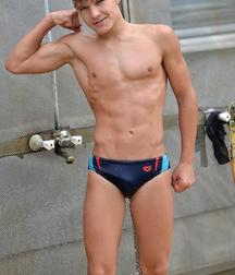 shirtless boys 5bf4512b68b3a.jpg