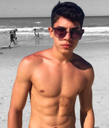shirtless boys 5bf451ca6b649.jpg