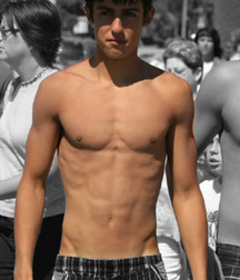 shirtless boys 5bf451ee07c0f.jpg
