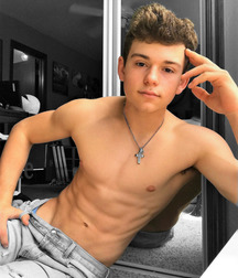 shirtless boys 5bf4521e0f3d9.jpg