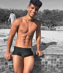 shirtless boys 5bf452267fc04.jpg