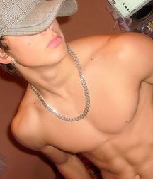 shirtless boys 5bf5856fd7af3.jpg