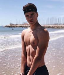 shirtless boys 5bf8210514717.jpg