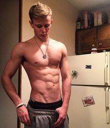 shirtless boys 5bf8232fee982.jpg