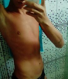 shirtless boys 5bf823e59d461.jpg
