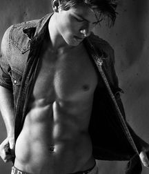 Hunks 5bf937a763c75.jpg