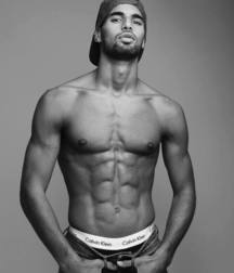 Hunks 5bf93a990557d.jpg