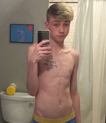 shirtless boys 5bf972caaf2cf.jpg