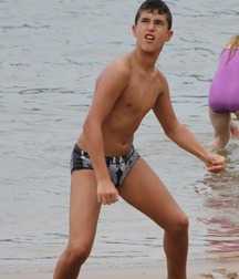 shirtless boys 5bfa65af4bdd2.jpg