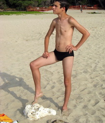 shirtless boys 5bfa65f822543.jpg