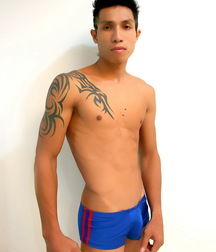 shirtless boys 5bfa6772dd152.jpg