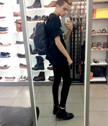 Boys 5bfa6c843dd88.jpg
