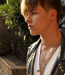 Boys 5bfa6d06a9b7b.jpg