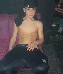 shirtless boys 5bfc4b578b0f4.jpg