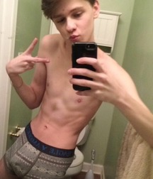 shirtless boys 5bfd8cb402773.jpg