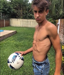 shirtless boys 5bfd8d300756b.jpg