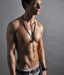 shirtless boys 5bfd8f5091c3b.jpg