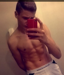 shirtless boys 5bfeb1fc5dfc7.jpg