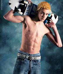 shirtless boys 5bfeb20500994.jpg