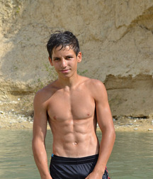 shirtless boys 5bfeb2e313e68.jpg