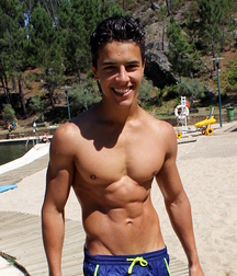 shirtless boys 5bfeb30a0623e.jpg