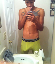 shirtless boys 5c02908496cae.jpg