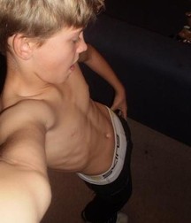 shirtless boys 5c0293fe7f701.jpg