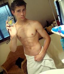 shirtless boys 5c0294a29091b.jpg