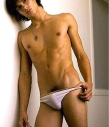 shirtless boys 5c07d5e7ec03f.jpeg