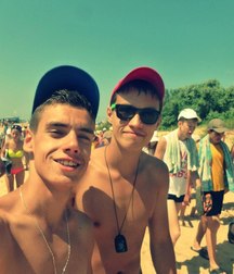 shirtless boys 5c07d7836c36e.jpg