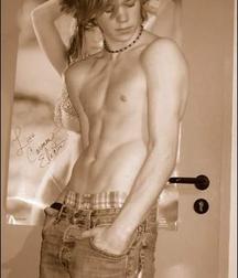 shirtless boys 5c0806514b46f.jpg
