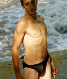 shirtless boys 5c08088b801ef.jpg