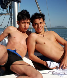 shirtless boys 5c0808d63e8b9.jpg