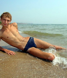 shirtless boys 5c08098c0a8b4.jpg
