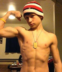 shirtless boys 5c0b8bff633ac.jpg