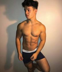 shirtless boys 5c0c42b3c7ff5.jpg