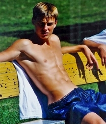 shirtless boys 5c0cc3db1fcfc.jpg