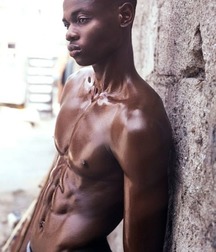 shirtless boys 5c0eabe6a43ca.jpg