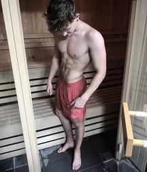 shirtless boys 5c0eadea376de.jpg