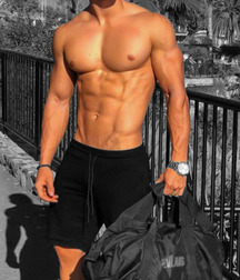 shirtless boys 5c111b1c2b624.jpg