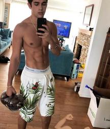 shirtless boys 5c111c326b959.jpg