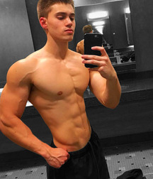 shirtless boys 5c111c784adfa.jpg