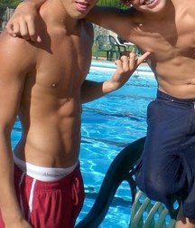 shirtless boys 5c112007eee8b.jpg