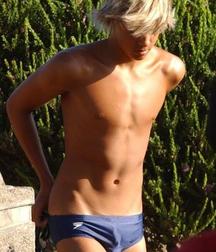 shirtless boys 5c11203bc1827.jpg