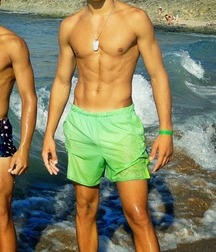 shirtless boys 5c112045354f2.jpg